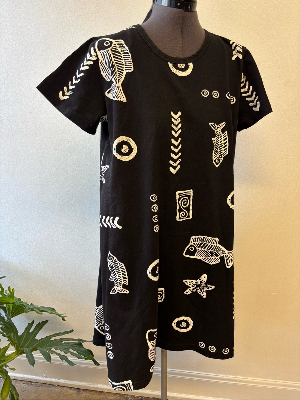 Black & White Fish Print Short Sleeve Cotton Dress 🐡 like new size Medium